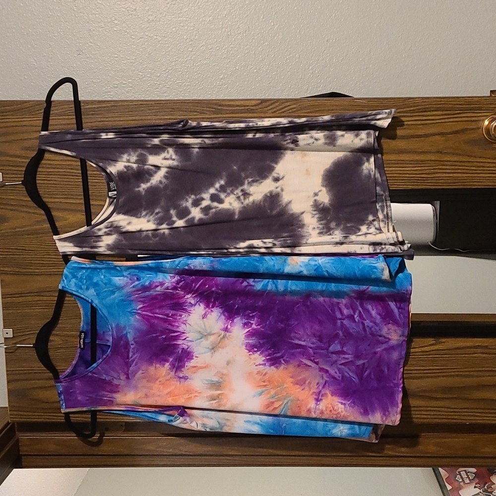 3x Tie Dye Tanks